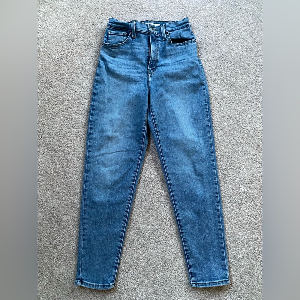 Levi’s High Waisted Mom Jeans 28x29